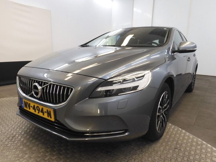 VOLVO V40 2017 yv1mv7481h2436617