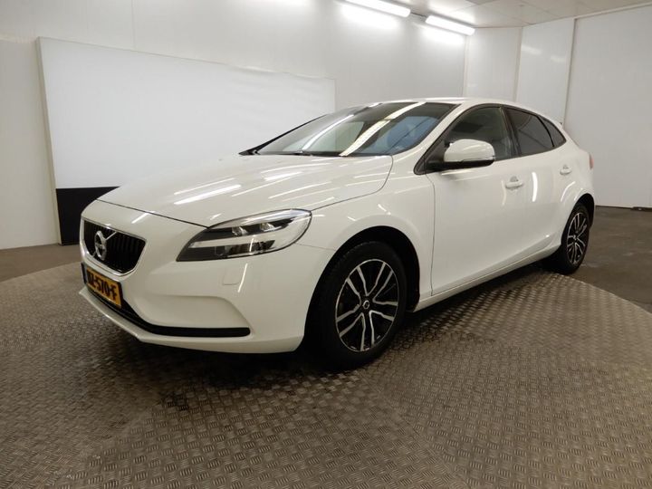 VOLVO V40 2017 yv1mv7481h2438288