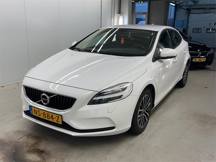 VOLVO V40 2017 yv1mv7481h2438317