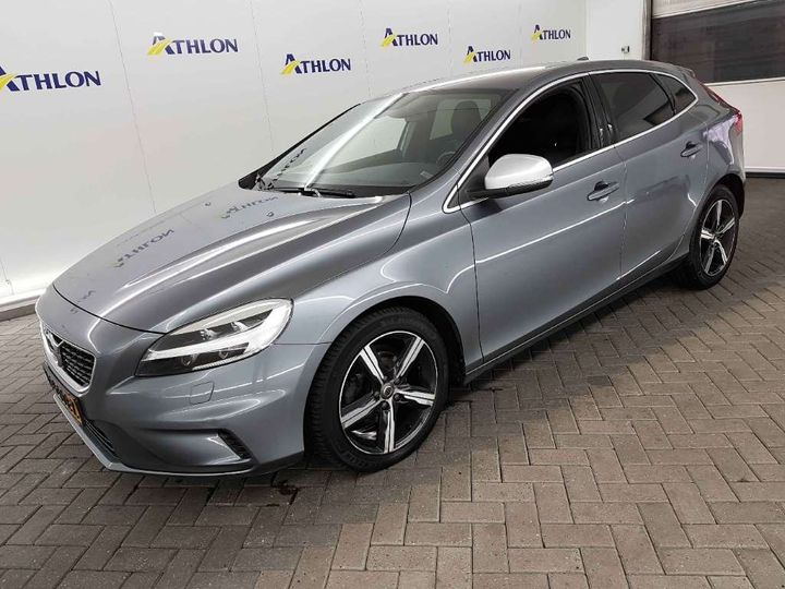 VOLVO V40 2017 yv1mv7481h2438328