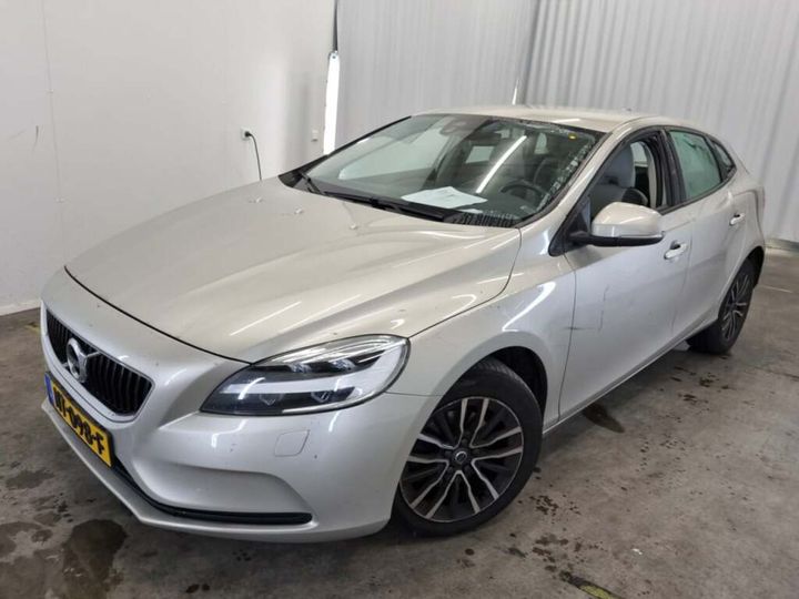 VOLVO V40 2017 yv1mv7481h2438355