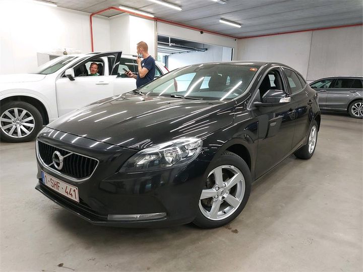 VOLVO V40 2017 yv1mv7481h2440796