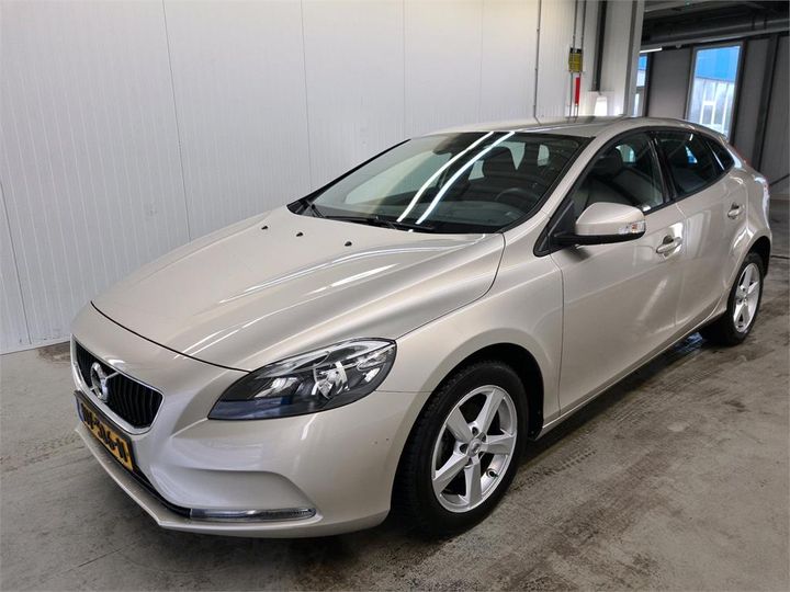 VOLVO V40 2017 yv1mv7481h2440929