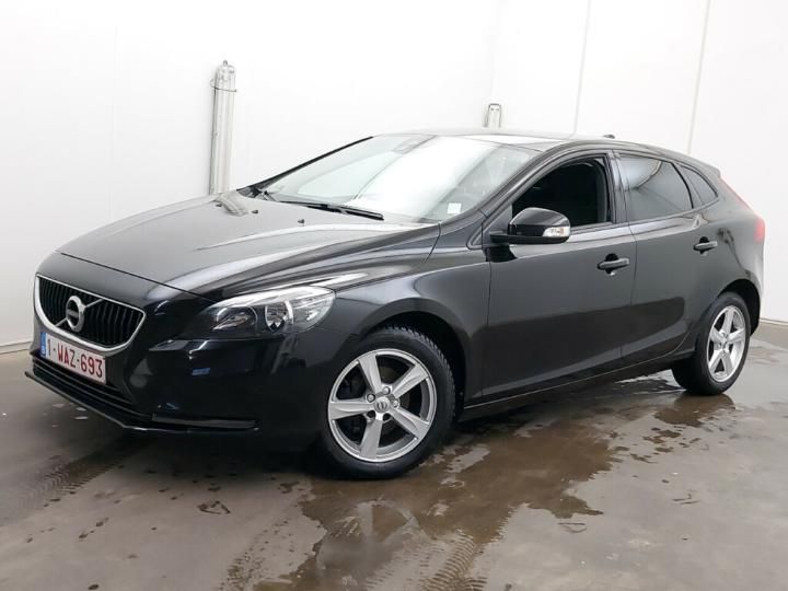 VOLVO V40 2018 yv1mv7481h2492040