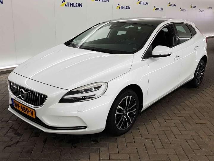 VOLVO V40 2017 yv1mv7481j2443048