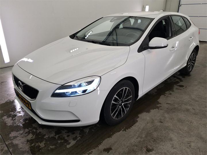 VOLVO V40 2017 yv1mv7481j2443183