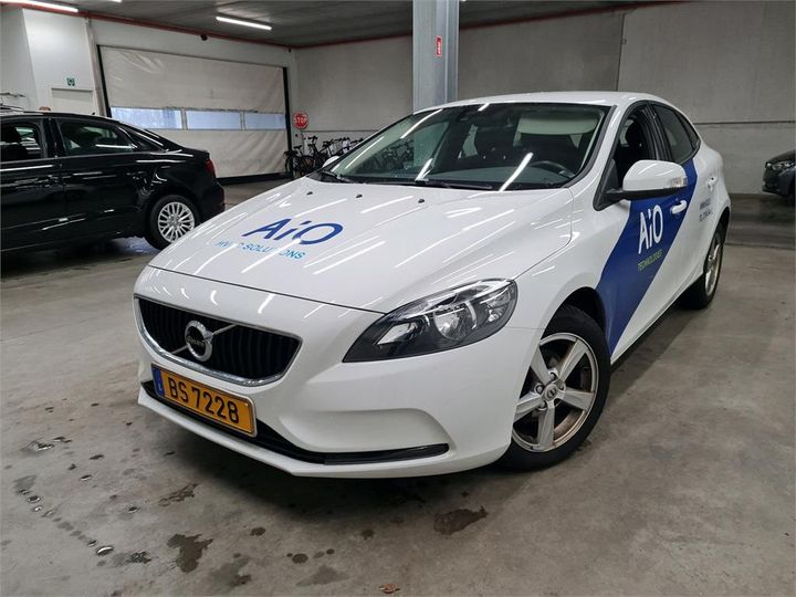 VOLVO V40 2017 yv1mv7481j2443188