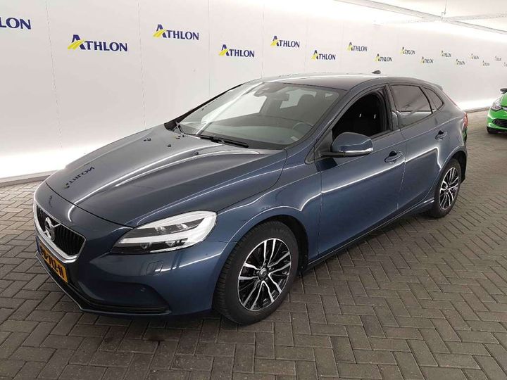 VOLVO V40 2017 yv1mv7481j2443556