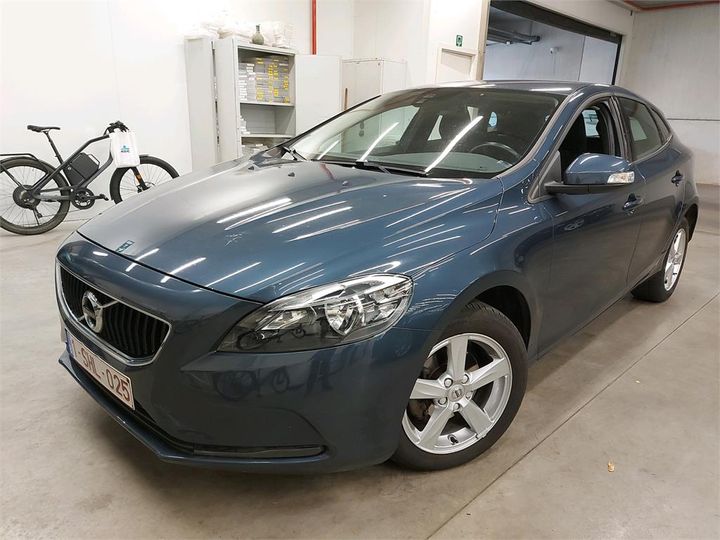 VOLVO V40 2017 yv1mv7481j2444227