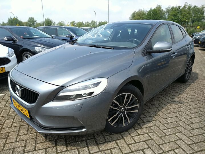 VOLVO V40 2017 yv1mv7481j2444849