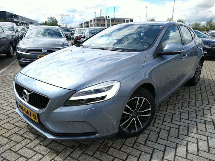 VOLVO V40 2017 yv1mv7481j2445001