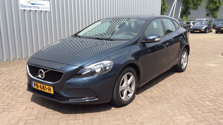 VOLVO V40 2017 yv1mv7481j2445478