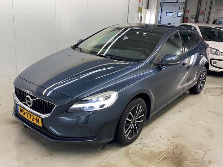 VOLVO V40 2017 yv1mv7481j2445980