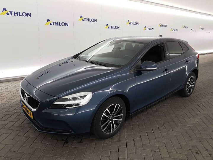 VOLVO V40 2017 yv1mv7481j2447857