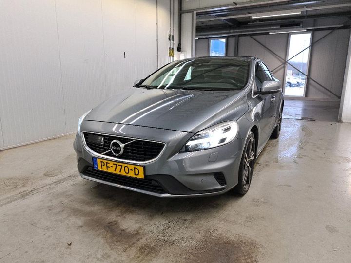 VOLVO V40 2017 yv1mv7481j2447862