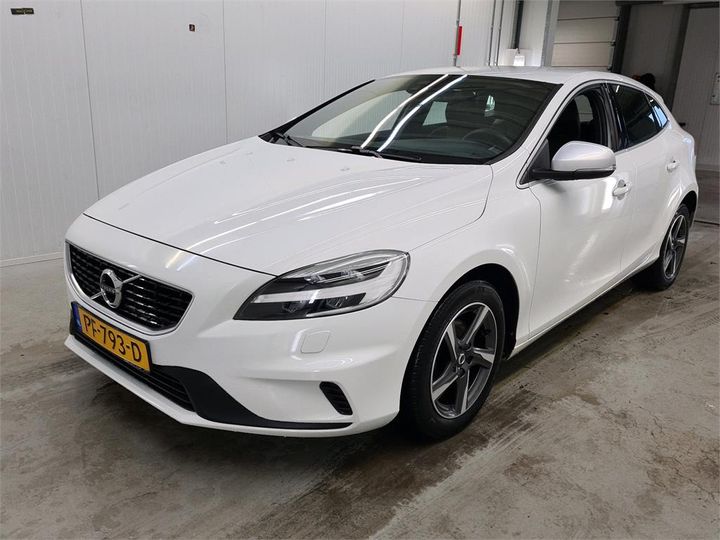 VOLVO V40 2017 yv1mv7481j2448154