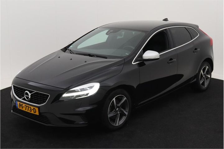 VOLVO V40 2017 yv1mv7481j2448300