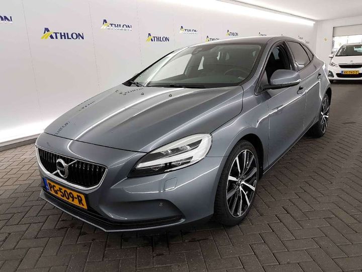 VOLVO V40 2017 yv1mv7481j2448418