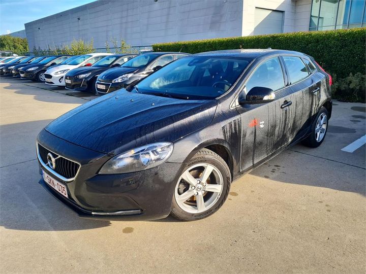 VOLVO V40 2017 yv1mv7481j2449231