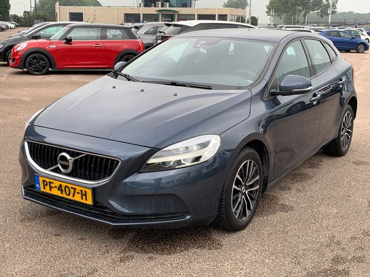 VOLVO V40 2017 yv1mv7481j2449328