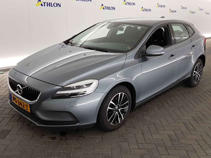 VOLVO V40 2017 yv1mv7481j2449494