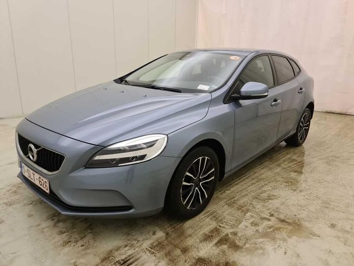 VOLVO V40 2017 yv1mv7481j2450008