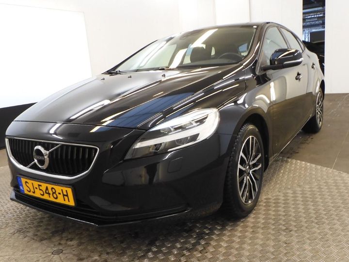 VOLVO V40 2018 yv1mv7481j2451288