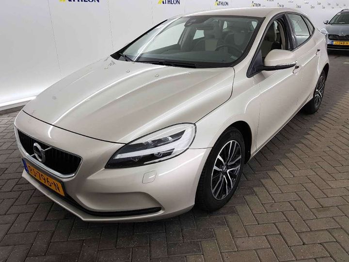 VOLVO V40 2017 yv1mv7481j2451303