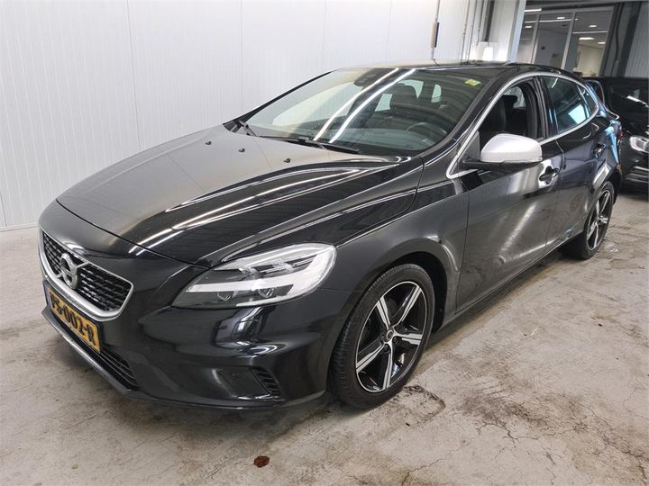 VOLVO V40 2017 yv1mv7481j2451784