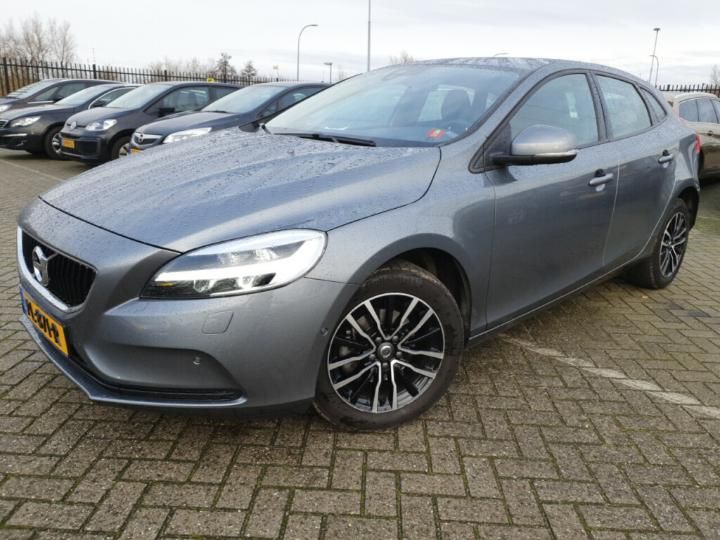 VOLVO V40 2017 yv1mv7481j2452334