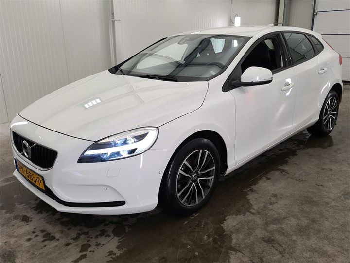 VOLVO V40 2017 yv1mv7481j2452576