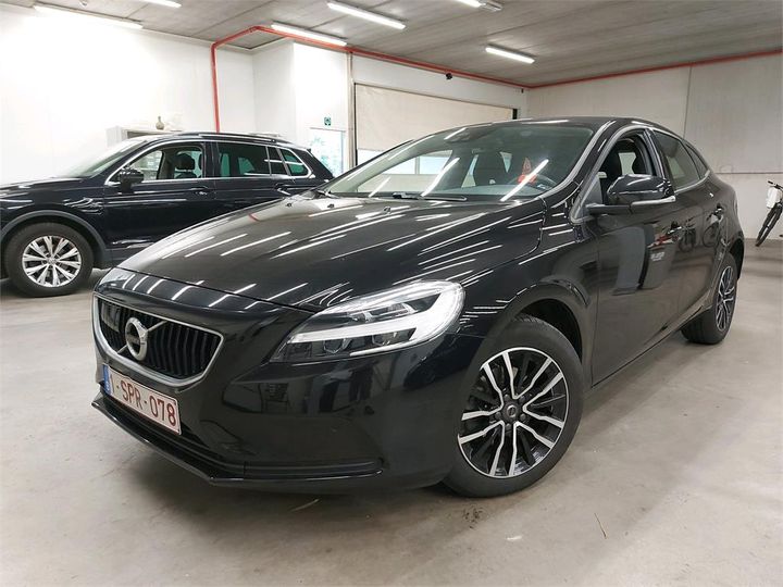 VOLVO V40 2017 yv1mv7481j2453229