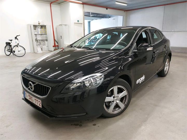 VOLVO V40 2017 yv1mv7481j2453876