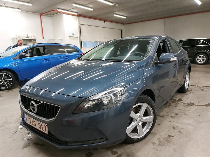 VOLVO V40 2017 yv1mv7481j2454251