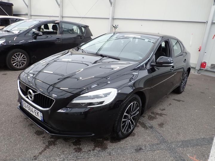 VOLVO V40 2017 yv1mv7481j2455039