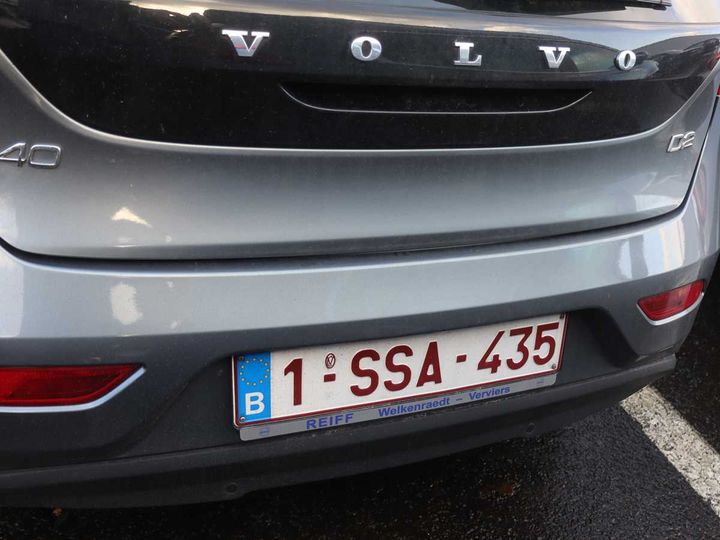 VOLVO V40 2017 yv1mv7481j2455887