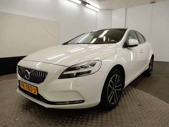 VOLVO V40 2017 yv1mv7481j2456114