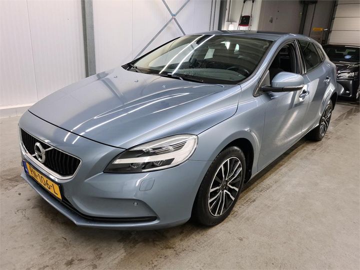 VOLVO V40 2017 yv1mv7481j2456376