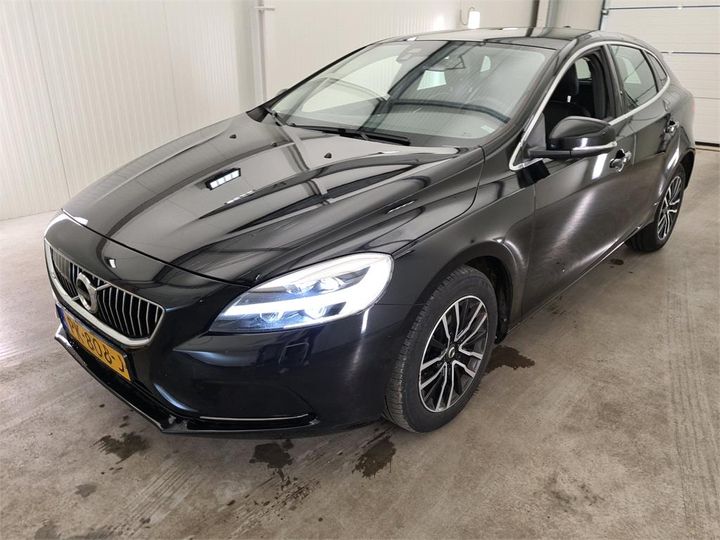 VOLVO V40 2017 yv1mv7481j2456479