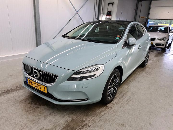 VOLVO V40 2017 yv1mv7481j2456728