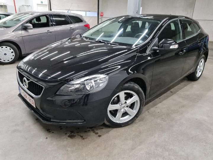 VOLVO V40 2017 yv1mv7481j2460133