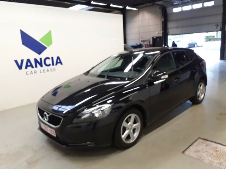 VOLVO V40 2017 yv1mv7481j2460217