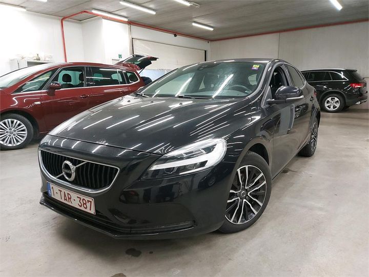 VOLVO V40 2017 yv1mv7481j2460817