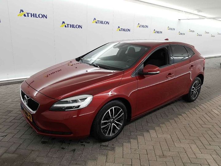 VOLVO V40 2017 yv1mv7481j2460925