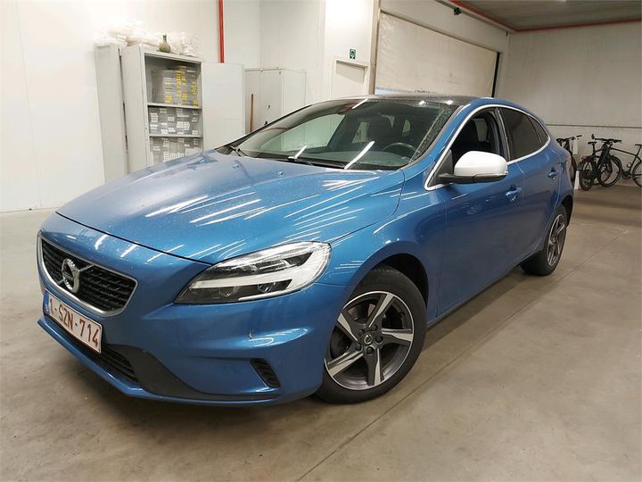 VOLVO V40 2017 yv1mv7481j2461915