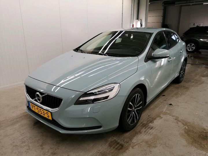 VOLVO V40 2017 yv1mv7481j2462697