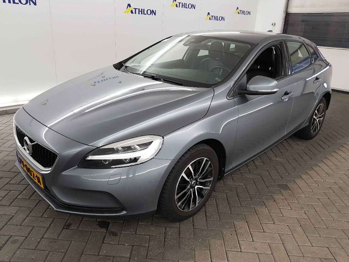 VOLVO V40 2017 yv1mv7481j2465507