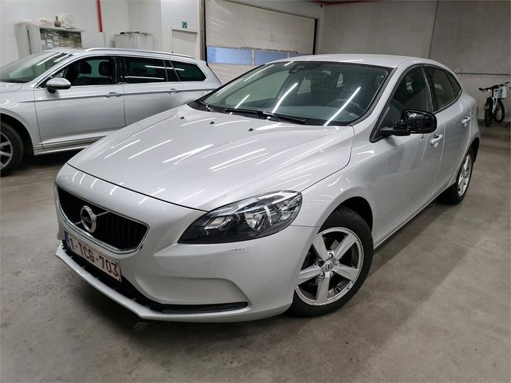 VOLVO V40 2017 yv1mv7481j2466715