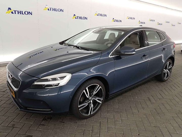 VOLVO V40 2017 yv1mv7481j2468573