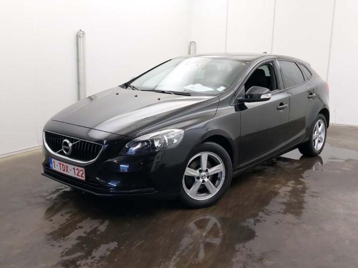 VOLVO V40 2017 yv1mv7481j2470004